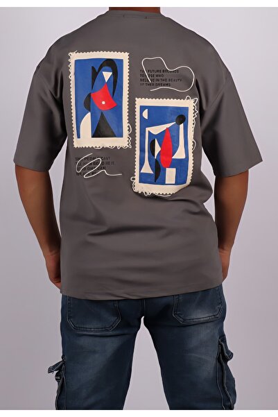 Red Planet Oversized Graphic T-Shirt with Modern Design – Casual Streetwear