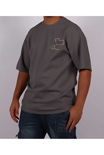 Red Planet Oversized Graphic T-Shirt with Modern Design – Casual Streetwear