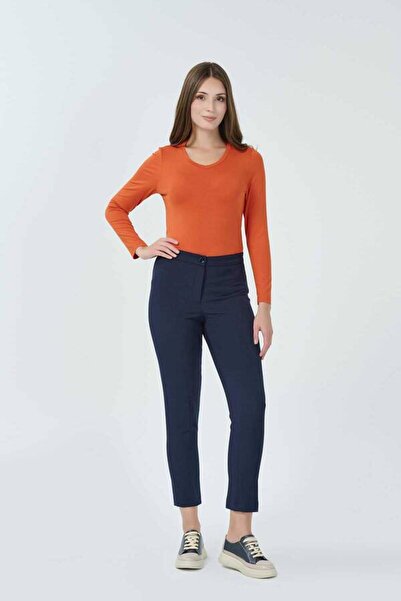 TOLGA SARAÇOĞLU Pantaloni de birou cu croială îngustă, lungime până la gleznă...