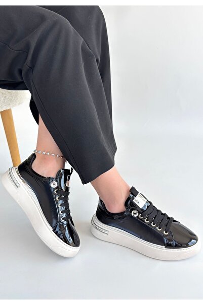 Erbilden Hley Black Patent Leather Parachute Detailed Lace-Up Sneakers