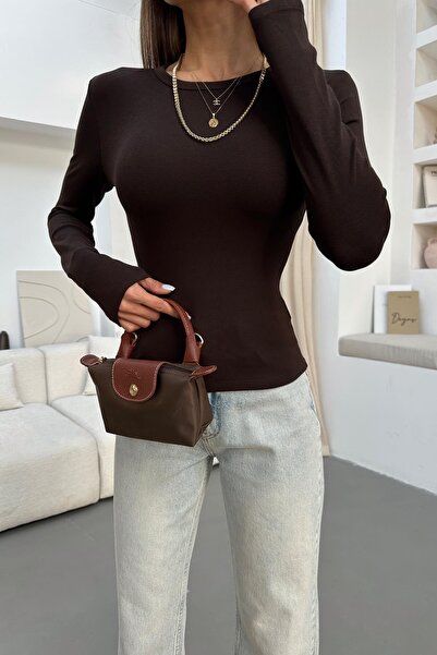 mylove بلوزة أساسية بياقة مستديرة مزدوجة الخياطة باللون البني