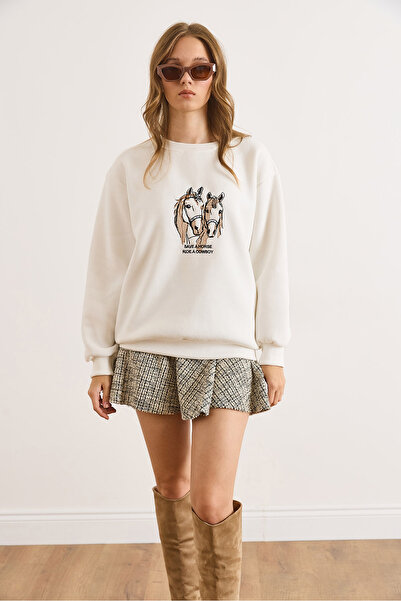Olalook Kadın Ekru At Nakışlı Rahat Kalıp Şardonlu Sweatshirt SWT-19000756