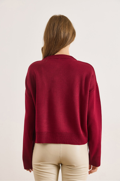 Olalook Women's Burgundy Heart Buttoned Crew Neck Knitwear Cardigan Hrk-19000410