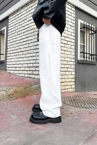 Flaw Wear White Baggy Jeans with Belt Ties