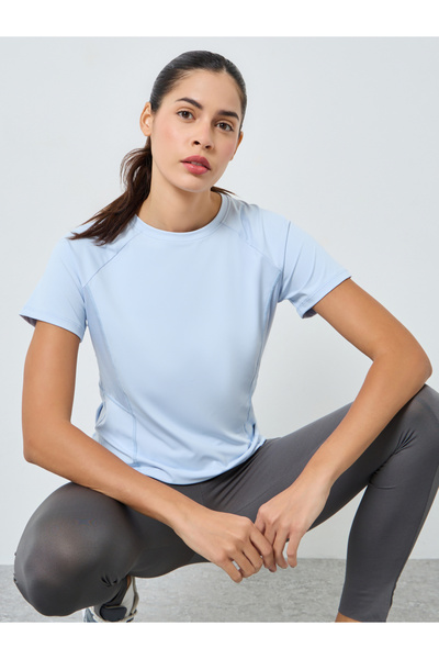 Styli الجزء العلوي من القماش الشبكي المنحني من الخلف