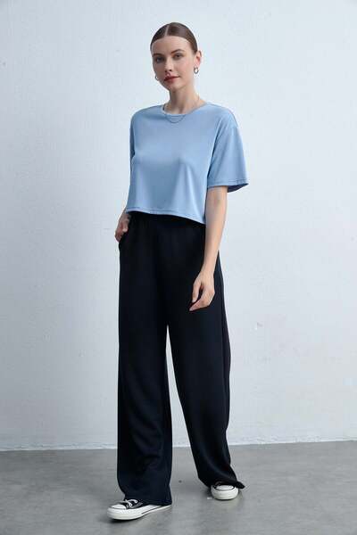 Livia Solid Crew Neck Crop Top