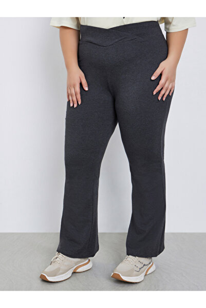 Styli Plus Size V Shaped Waistband Flared Leggings