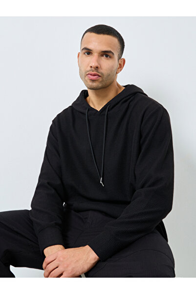 Styli Black Crinkle Textured Oversized Hoodie