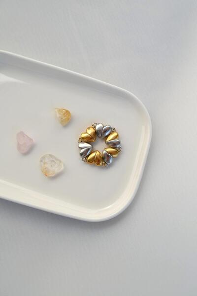 Sacce Scarves&Accessories مجموعة قلادات مغناطيسية على شكل قلب من الفولاذ (6 قطع - ذهبي، فضي ومتعدد)