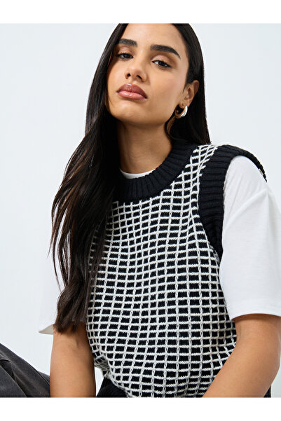 Styli Black Knit Sleeveless Knitted Vest