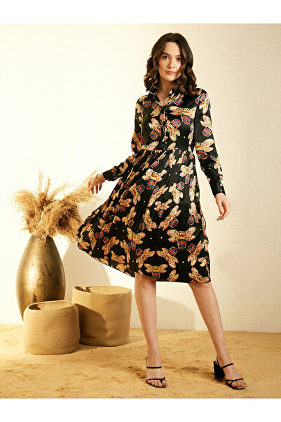 Stylestone By Styli All-Over Print Satin Pleated Knee Length Dress