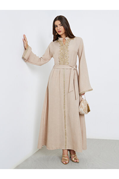 Styli جلابية ماكسي بتفاصيل دانتيل باللون البيج