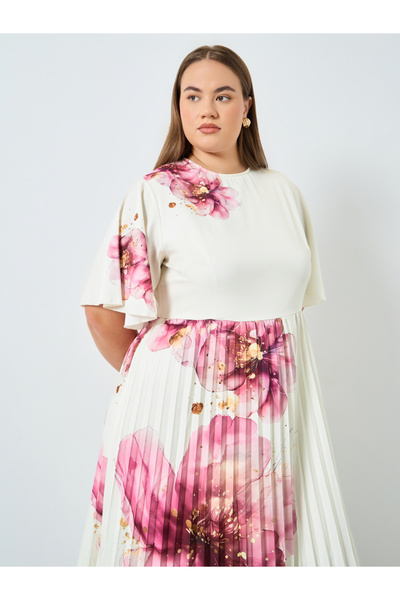 Styli Plus Size Cream Floral Midi Dress