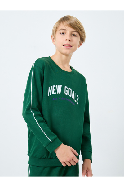 Styli Teens Green Printed Sweatshirt and Joggers Set
