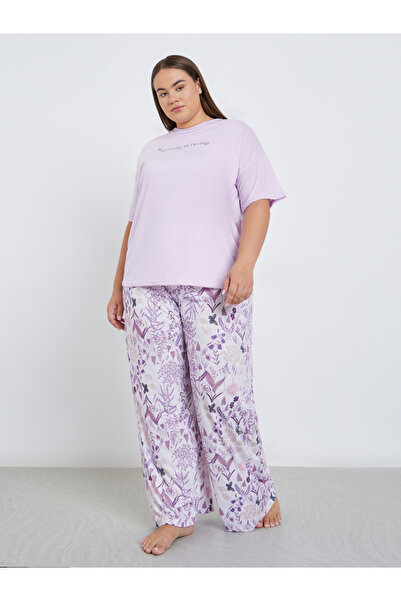Styli Plus Manifesting Slogan Drop Shoulder T-Shirt and Pyjama Set