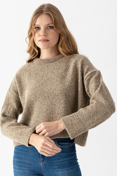 Noi Belis Βασικό πλεκτό πουλόβερ με μαλακή υφή με λαιμόκοψη AW25KZ0017