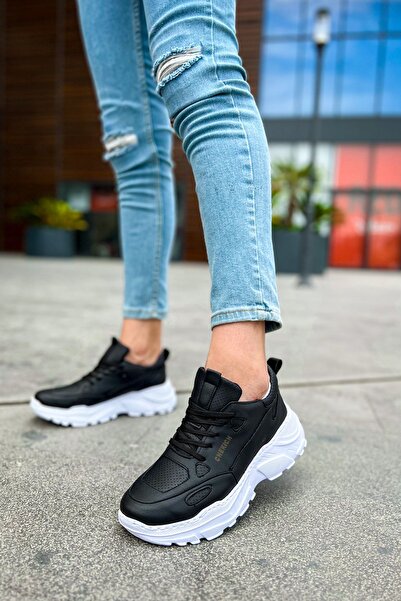 Zerenyus Low Top Lace up Men's Sneakers Black White