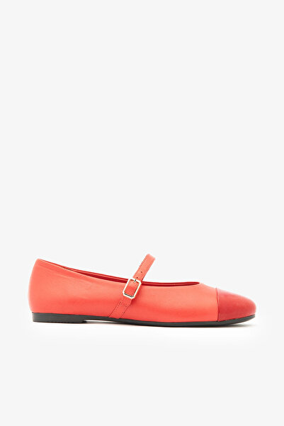 SAYL Red Genuine Leather Ballerinas with Shiny Toe Detail
