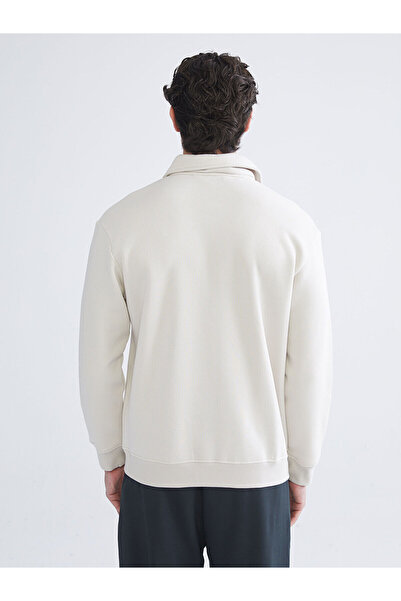 LC Waikiki Ανδρικό φούτερ με λαιμόκοψη σε μπεζ χρώμα