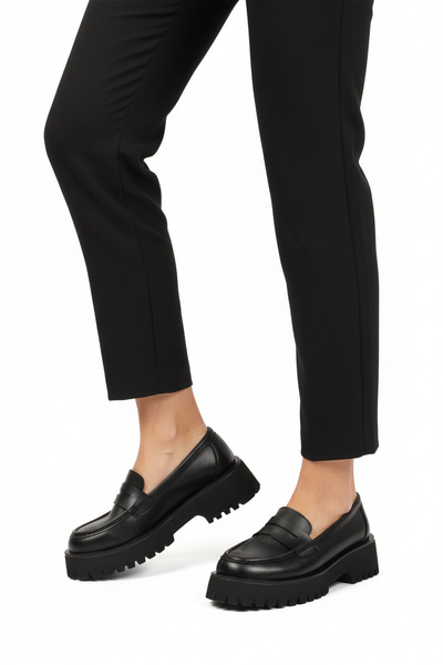 AYAKMOD حذاء كاجوال نسائي ذو نعل سميك جلد أسود 572453 Z