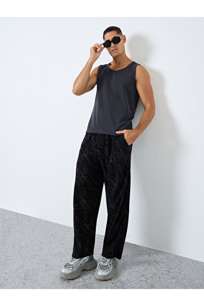 Styli Men Wide Leg Baggy Pants with Drawcord Waist