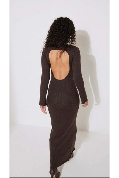 quella atelier فستان تريكو طويل مفتوح من الخلف