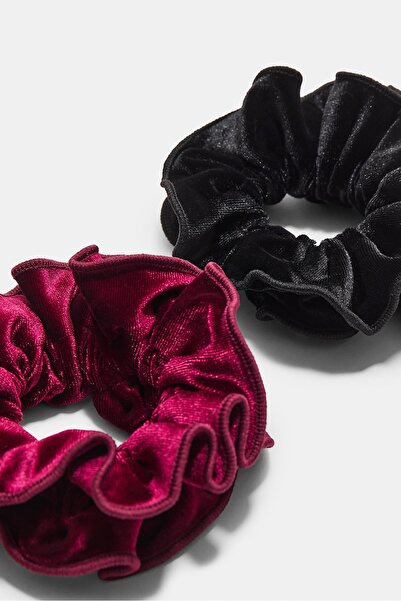 Stradivarius Set of 2 velvet scrunchies