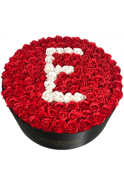velve Aranjament floral personalizat cu litera, cutie rotunda neagra cu 135 trandafiri de sapun,Litera E