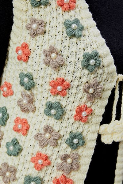 Jinx Wear Fashion Middle-Aged Women's Special Design Pearl-Colored Daisy Floral Mother Vest