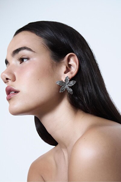 Stradivarius Çiçek Desenli Parlak Küpe