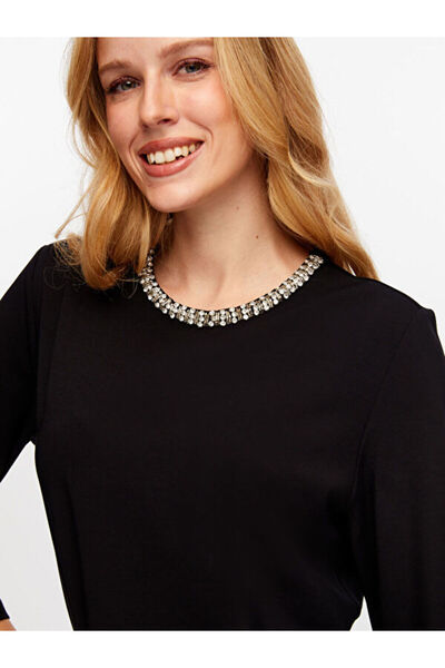 Faik Sönmez Round Neck 3/4 Sleeve T-Shirt with Stone Detail on the Collar W26Tsh072