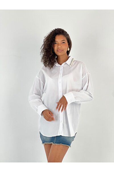 Miss Poem Γυναικείο λευκό πουκάμισο με λεπτομέρεια με πέρλες στο λαιμό