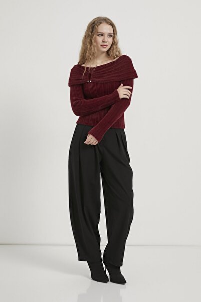 Arma Life Women's Accessorized Madonna Collar Burgundy Knitwear Sweater