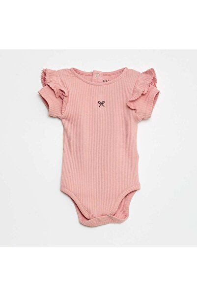 KIABI بدلة جسم مضلعة بأكمام قصيرة مكشكشة باللون الوردي