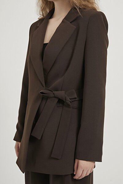 Arma Life Γυναικείο μπλέιζερ με πλαϊνά κορδόνια Premium καφέ