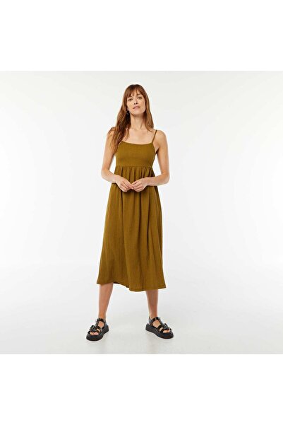 KIABI Long strappy dress with open back GREEN