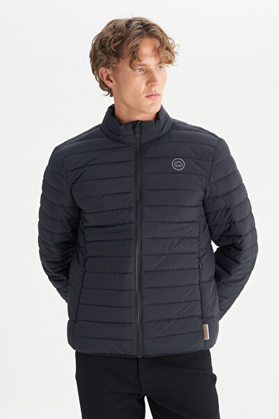 WRANGLER Regular Fit Normal Cut Stand Collar Puffer Jacket with Pockets