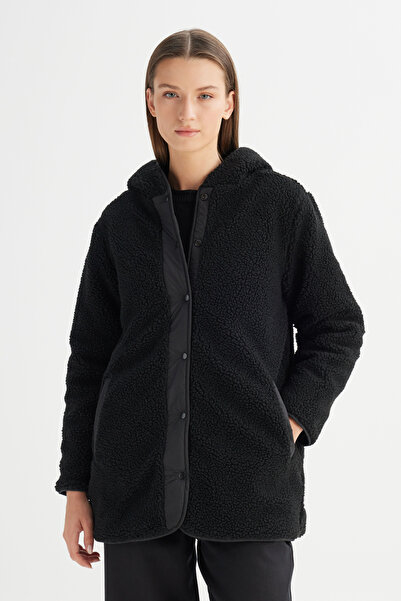 WRANGLER Regular Fit Normal Kesim Kapüşonlu Siyah Kapitoneli Mont