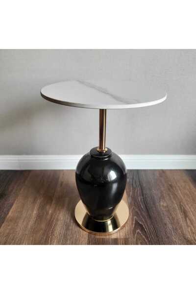Shihon Shehon Side Table with a Stylish and Modern Design