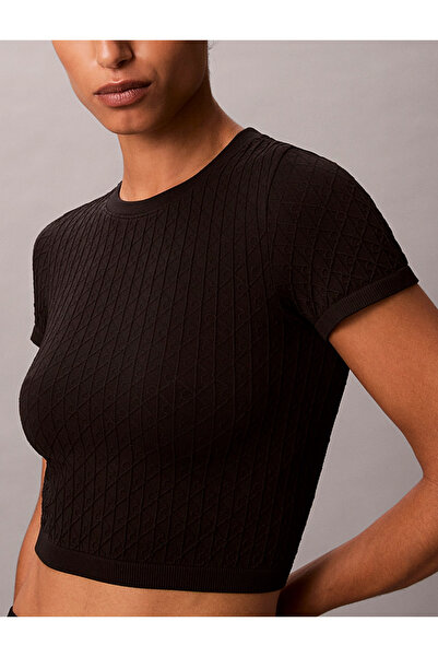 Calvin Klein Women's Brand Logo Cotton Crew Neck Slim Fit Crop Suitable for Daily Use Siya