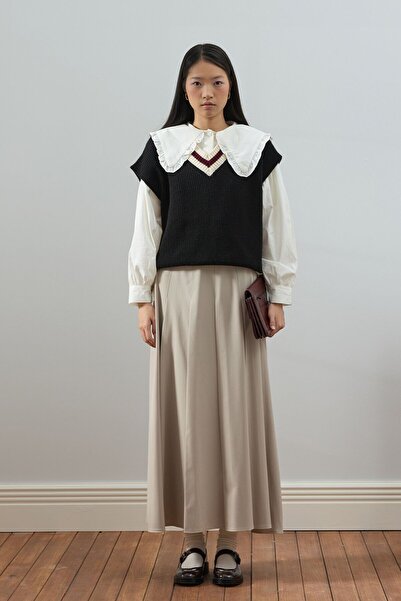 Ceylan Otantik Black V-Neck Sweater & Mink Polyviscon College Skirt Set