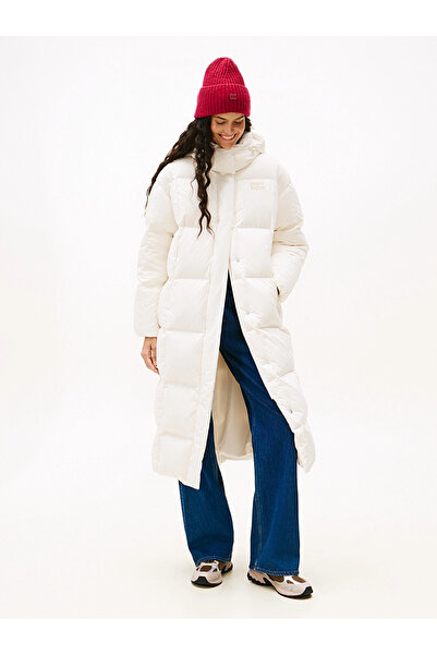 Tommy Hilfiger Kadın Marka Logolu Kapitone Dikişli Kapüşonlu Günlük Kullanıma Uygun Bbeyazz Mont DW0