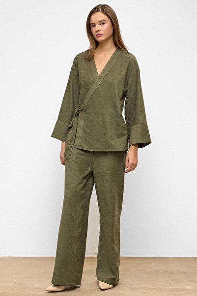 Olcay Σετ κιμονό δύο τεμαχίων με δέσιμο μπροστά, με εφέ σουέτ, ΧΑΚΙ 9366-TK