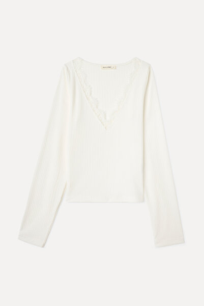 Mudo Lace V-Neck Long Sleeve T-Shirt