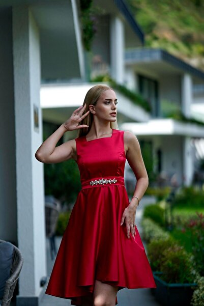 BAHARYAMAÇLI KADIN KIRMIZI AMOR ÖNÜ KISA ARKASI UZUN ABİYE ELBİSE