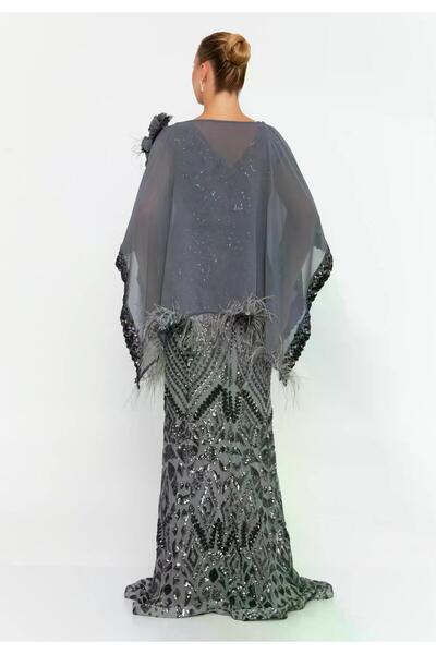 MAXXE 5938PSF ÜSTÜ ŞİFON TÜYLÜ PELERİNLİ PAYET ELBİSE