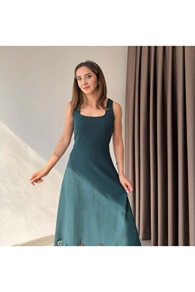 Reyhan Bilgin ETEK UCU LAZER KESİM ELBİSE