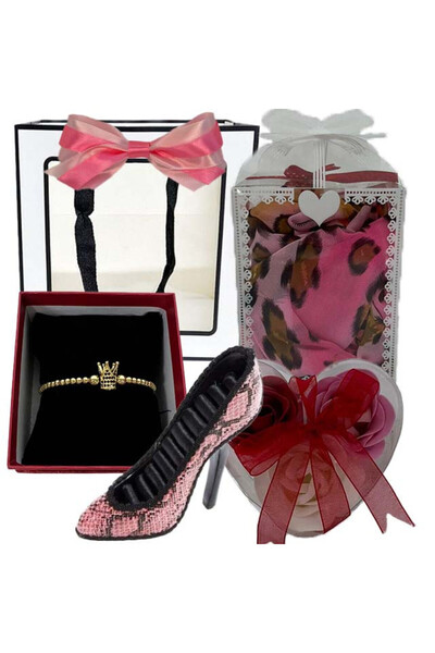 velve Reddishold package for women, three soap roses, bracelet, scarf, jewelr...