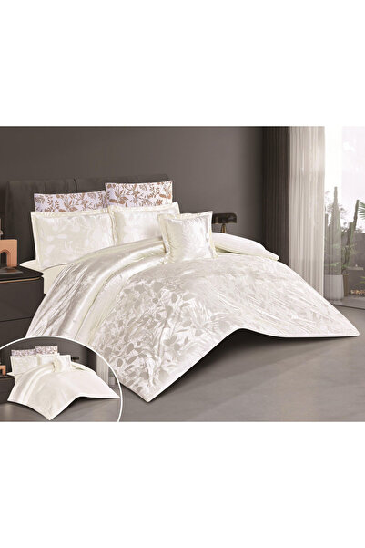 SNOOZYL Luxury royal double hotel bedspread made of soft velvet and fur to give you warmth and comfort