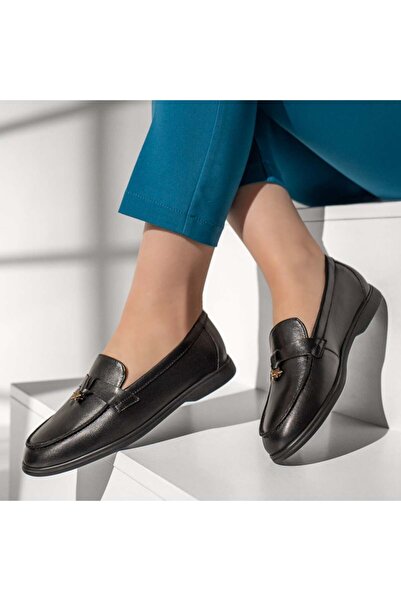 Modlet.ro Women's black leather casual shoes with metallic details MOD13134